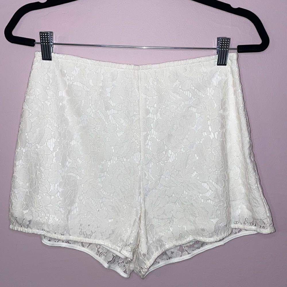 NWT SugarLips lace high rise shorts, Size Medium